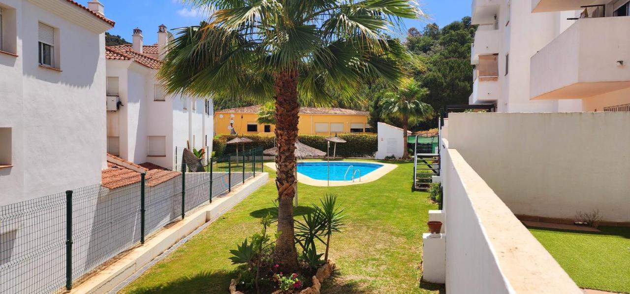 Bajo Con Jardin Deluxe Апартаменты